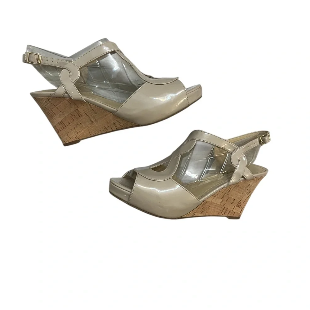 Guess Women’s 7.5 Elegant Beige Wedge Sandals